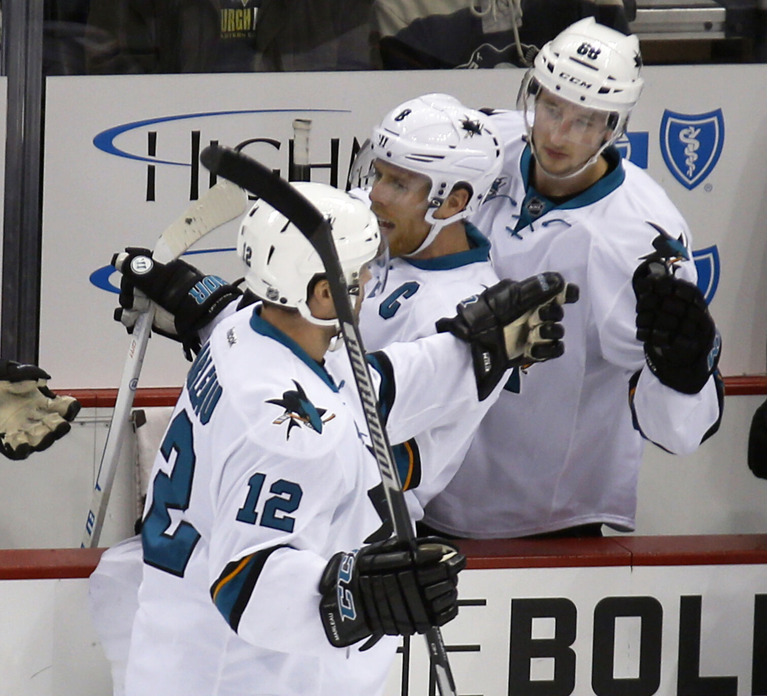 2015: Sharks' Patrick Marleau gets 1,000th career point in win over Penguins